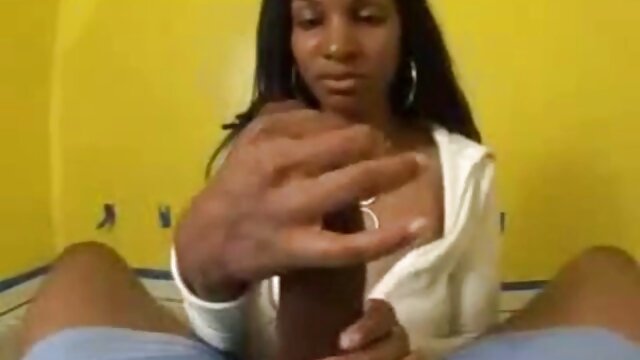 Deux meilleures amies videos porno amateur gratuites partagent une bite