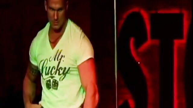 Traitement anal et pisse film porno gratuit en vidéo d'une infirmière BBW expérimentée