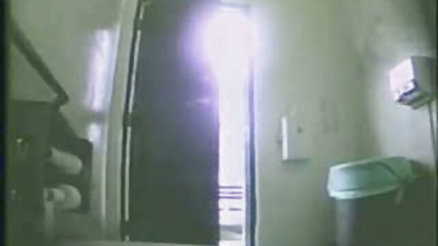 Ado video gratuite free x chérie pilonnée par BF sur le lit