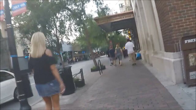 Teen sous dominé avec video x gratuit en streaming des gags à bouche ouverte